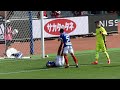 2021.05.09 J1 第13節 横浜F・マリノス vs ヴィッセル神戸 - タイムアップ直後に倒れ込むチアゴ マルチンス選手に駆け寄るティーラトン選手（超いい人だ）
