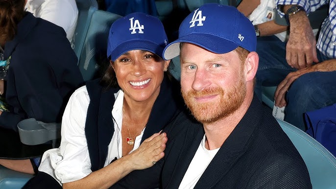 Prince Harry and Meghan Markle Turn World Series Game 4 Into Date Night! - YouTube