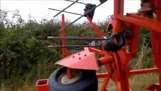 How a tedder / haybob works!