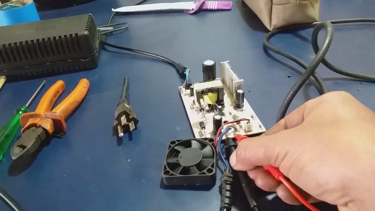 Concertando carregador (fonte) de bicicleta elétrica.  simples e barato de resolver .