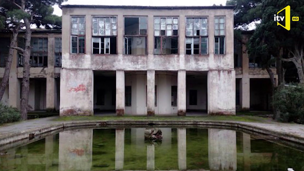 Hacı Zeynalabdin Tağıyevin yenicə təmirdən çıxmış bağ evindəyik