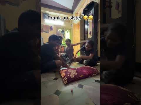Wait for twist😂😂#comedy #comedyshort #viral #explor #viralshorts #funnyshorts #trend #explorepage