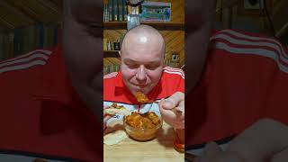OTTOmananca GULAS SI TORT TOBLERONE CU NASUL BITI DE LA BUCURESTI Mukbang Romania ASMR
