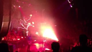 Walk the Moon - Burning Down the House - Town Ballroom - Bu