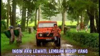 Video thumbnail of "berdua lebih baik - acha septriasa"