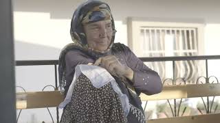 Tek Eliyle Iğne Oyası Yaparak Geçimini Sağlıyor Ğneoyası