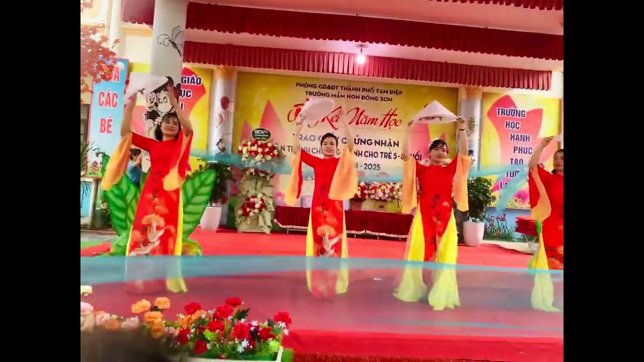 Múa Ninh Bình Như một khúc ca - các cô giáo trường mn Đông Sơn - Tp Tam Điệp - Ninh Bình.