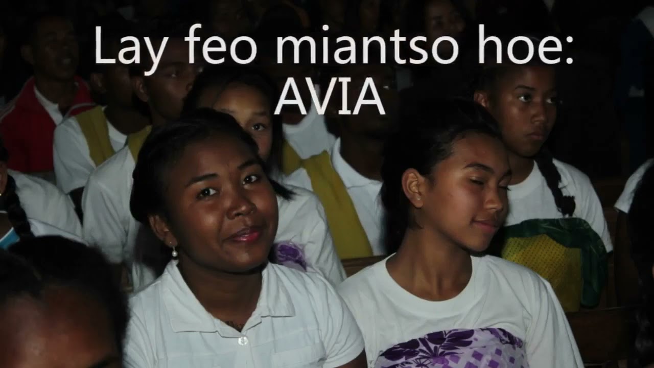 TSANTA FITORIANA Ambohimanambola - Namako (lyrics video)