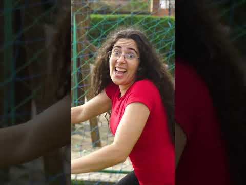 Minha irmã deu uma empinadinha de bicicleta