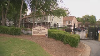 4 shot at apartment overnight, Atlanta police investigating