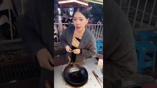 Enjoying delicious food - 纵览美食直播