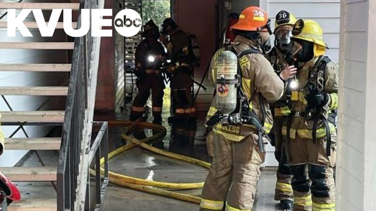 1 person rescued from South Austin apartment fire - YouTube