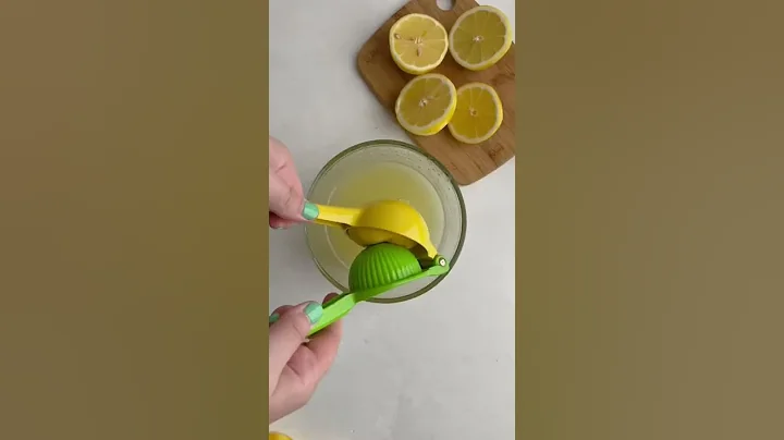 Lemon Meringue Pie: https://everydaypie.com/lemon-meringue-pie/