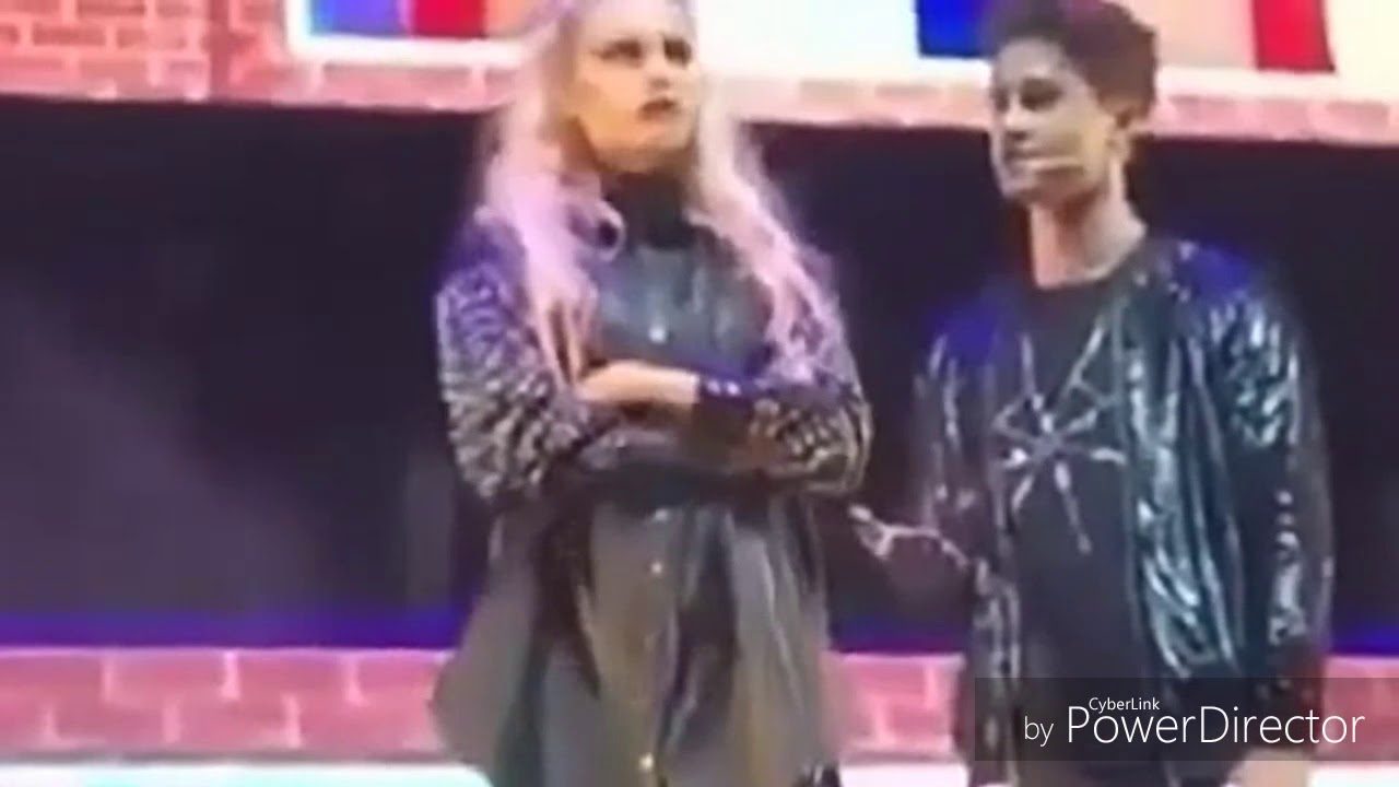 Las mejores escenas de los conciertos de soy luna live(junio 2018) besos lutteo,Simbar  y Pelfi😍