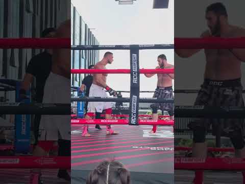 Гаджи Автомат эффектно уронил Джанго хай-киком на RCC Fair Fight 33! #shorts #shortvideo #rcc