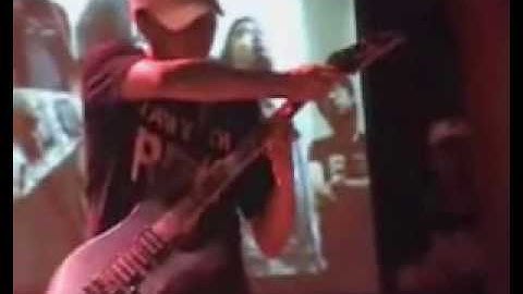 3 string arpeggio with one hand.mpg