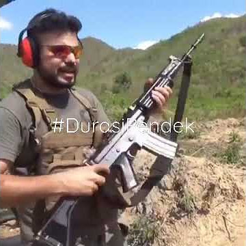 UJI coba senjata api senapan buatan PINDAD #VideoLucu #StoryWA #StoryFB #StoryIG #VIDEOPENDEK