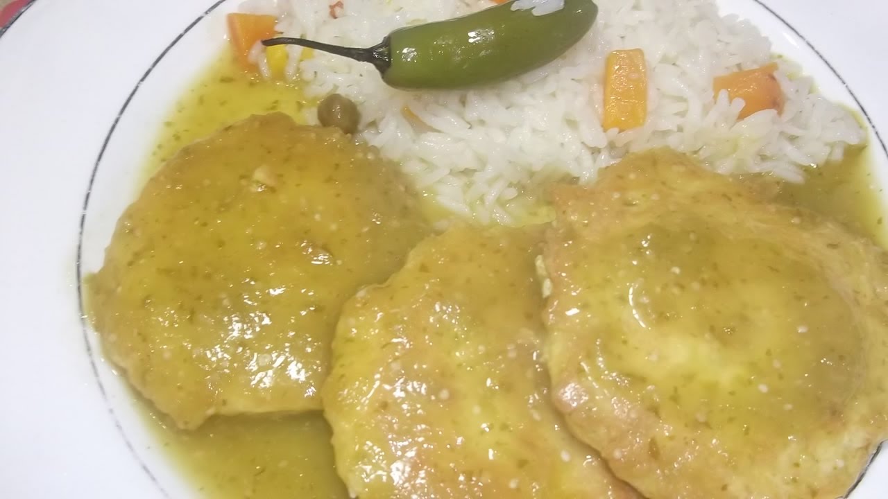Tortitas de pollo en salsa verde - YouTube