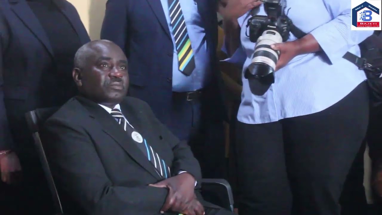 MKUU WA TAKUKURU ALIVYOWASILI OFISI ZA MKUU WA WILAYA YA MAKETE MKOANI NJOMBE KATIKA UZINDUZI