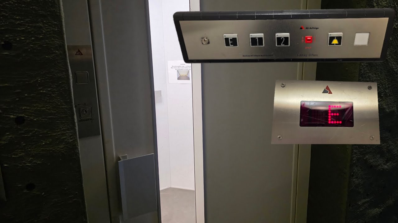 1970s Gebauer traction Lift (Mod) in Winterthur, Switzerland