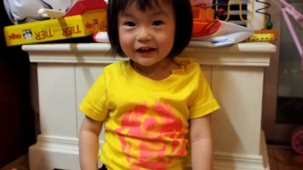 136_1歳10ヶ月赤ちゃん子供『感情の起伏激しい。楽しむ,謝る,泣く,笑う』 YouTube