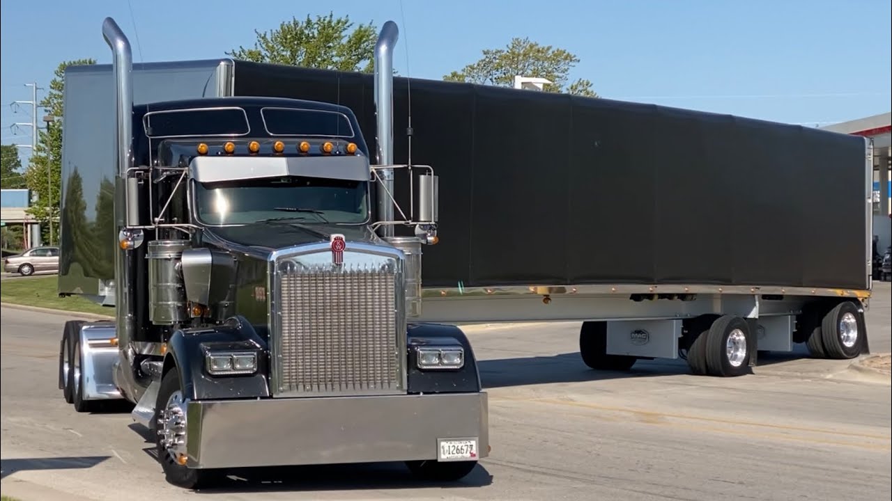 Amazing Truck Spotting Featuring a Diamond Reo, R Model Macks, a Marmon, and many Largecars!