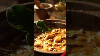 🐈 Steaming Hot Dish with Fresh Mint