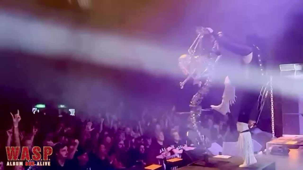 Cool SLO-mo video of Blackie Lawless getting on “Elvis”.