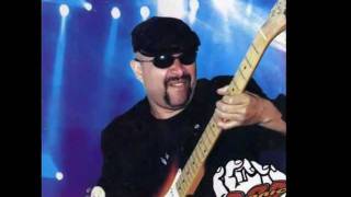 ROD LEVARIO - SOLO EN LA NOCHE chords