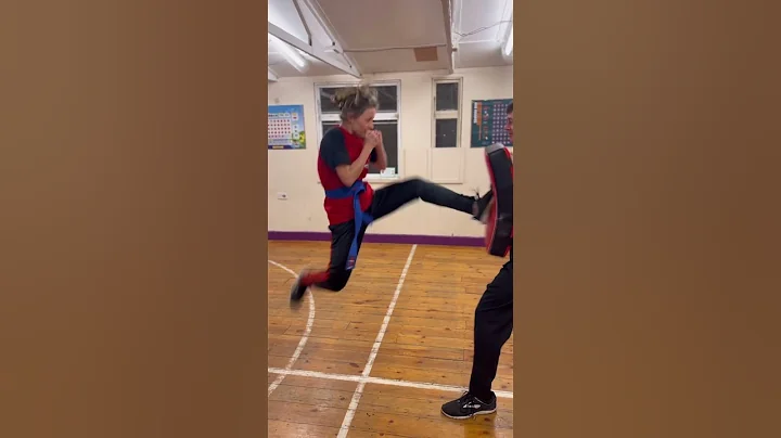 Jumping Front Kick #kickboxer #martialarts #jumpingkick #kickboxing #jumpingfrontkick #kicking