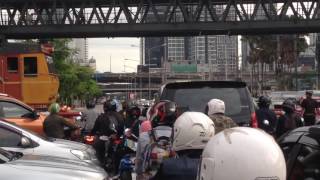 ขบวน 283 เข้าป้ายที่สถานีรถไฟอโศก (2/8/2559)