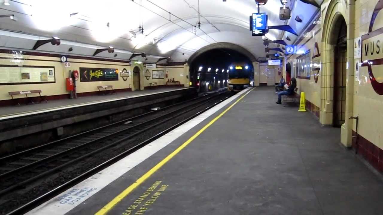 Underground Train Stop Underground train in Sydney, Australia - Museum Stop - YouTube
