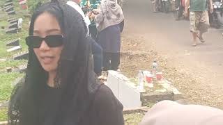 Tanggapan Bunga Zainal Atas Meninggalnya H Safuri Bin H Husein ayah Dari Bunga U0026 Vicky Zainal