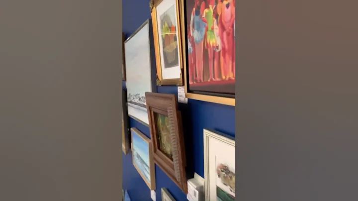 Installing a Pop Up Art Exhibit! Emily Gilman Beez...