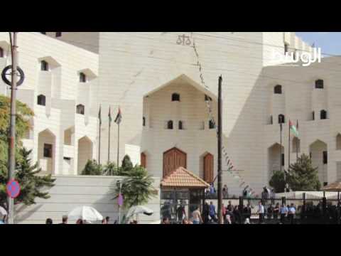 اغتيال الكاتب الأردني ناهض حت ر بإطلاق نار أمام قصر العدل وسط عم ان