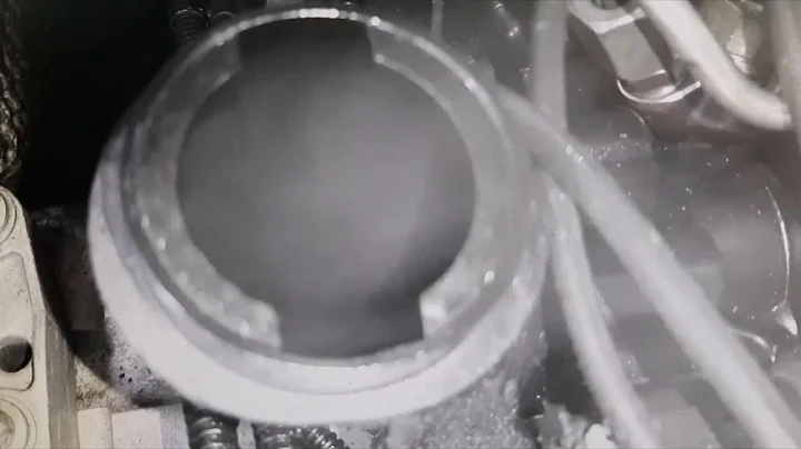 DAMAGED engine, SMOKE coming out of the oil LEVEL dipstick due to EXCESS PRESSURE in the CRANKCASE