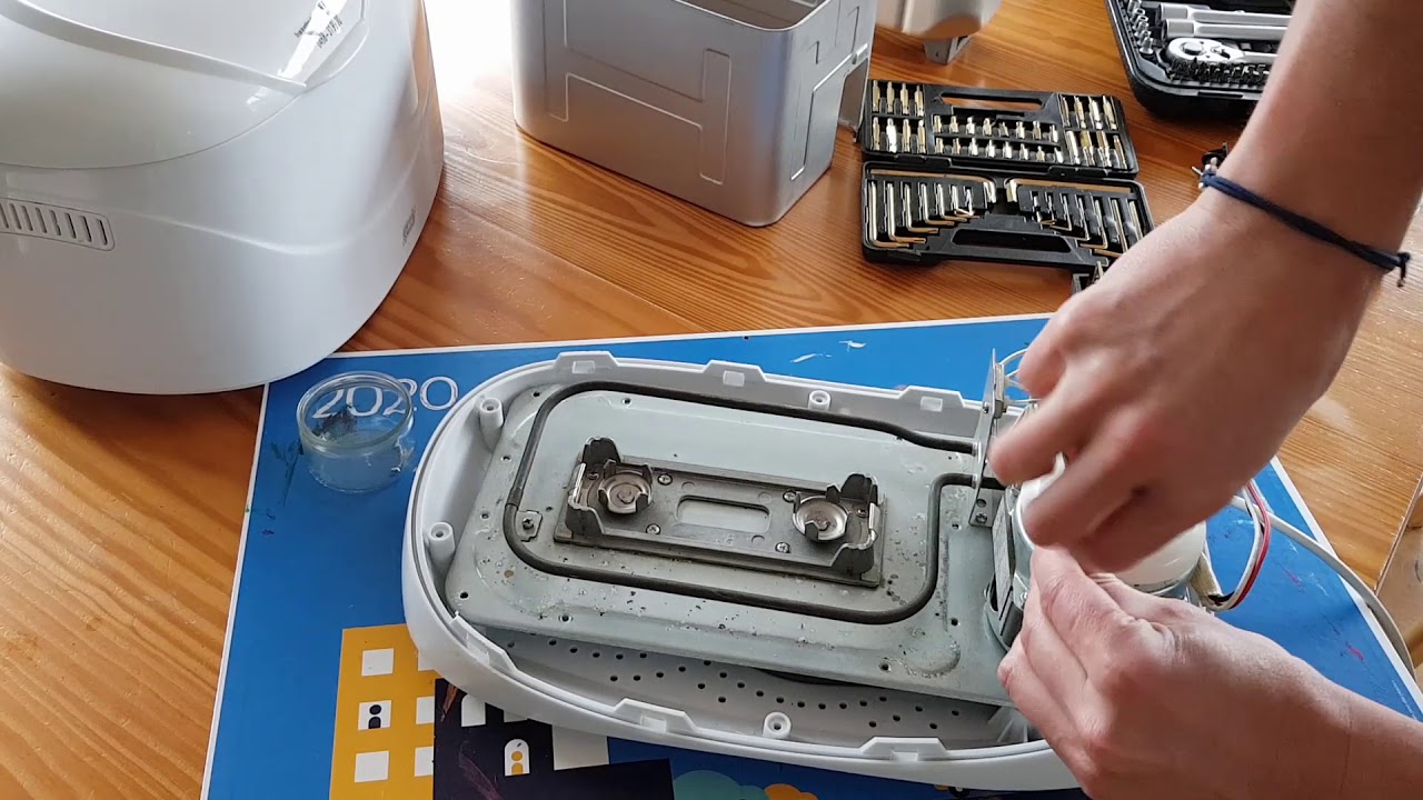 Démonter et réparer une machine à pain