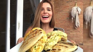 probando COMIDA TÍPICA VENEZOLANA: LA AREPA - KEISY