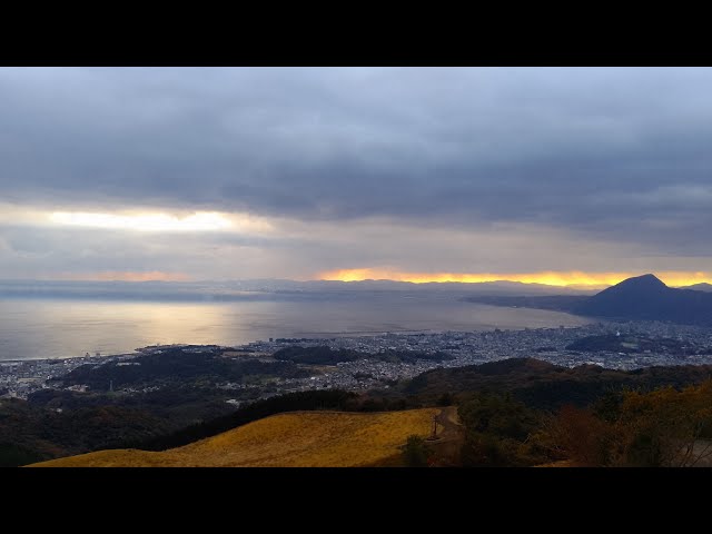 国立秀雄　「別府湾」　油彩F10号　大分県、別府湾と高崎山の情景　真作保証 Yahoo!オークション - 油彩 風景画 別府 川島 朝の別府湾と高崎山 油絵