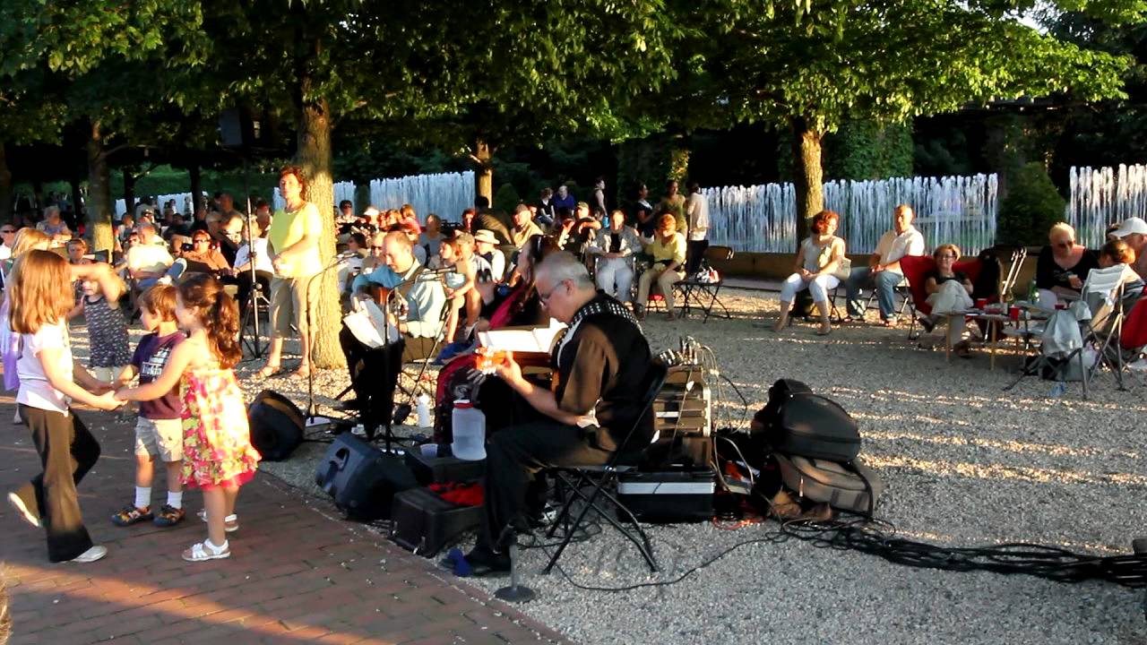 Fernandez & Kimball Spanish Guitars live at Chicago Botanic Gardens 6 28 11