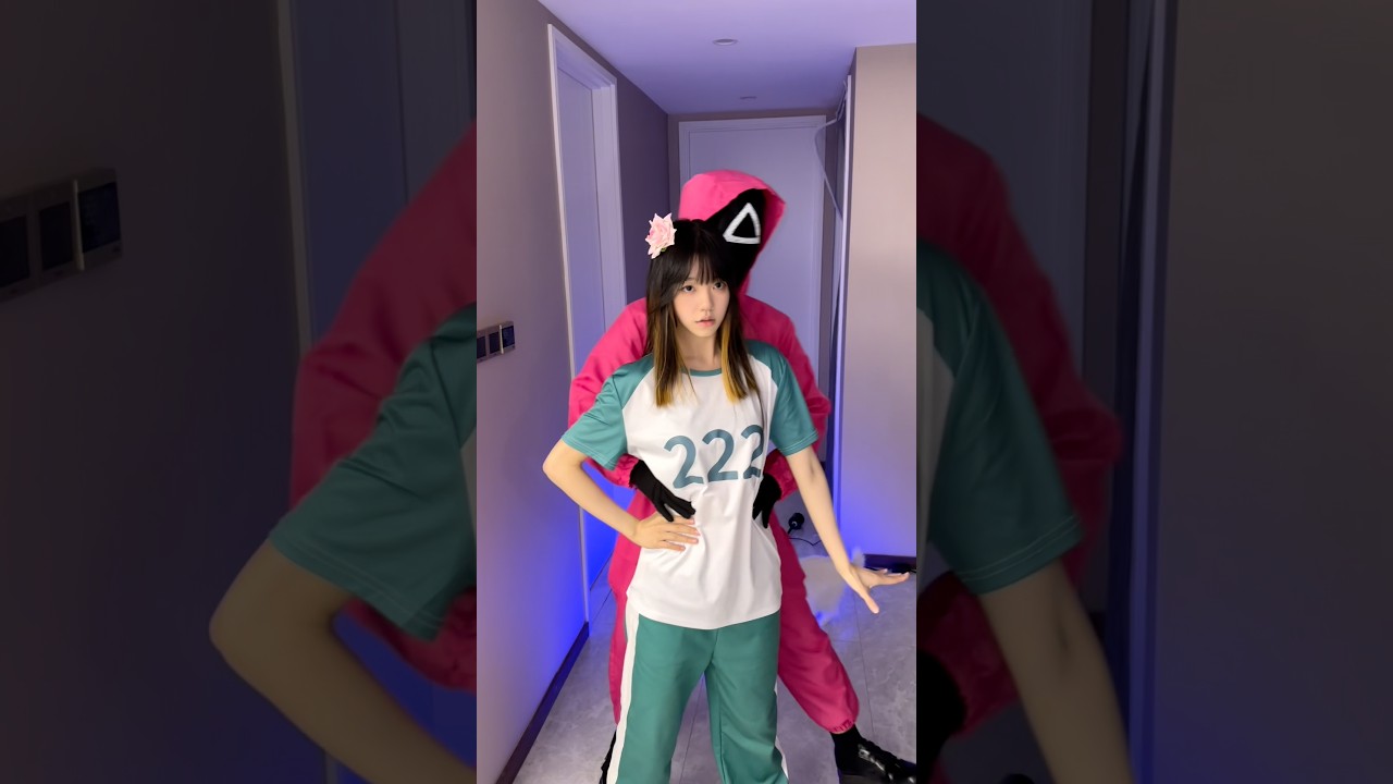Who knocked the lamp over? #player222 #squidgame #cosplay #dance