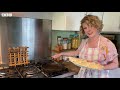 Food – How to make soda bread | The Afternoon Club
