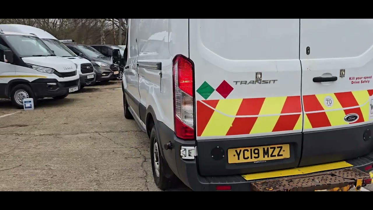 FORD TRANSIT - YC19MZZ