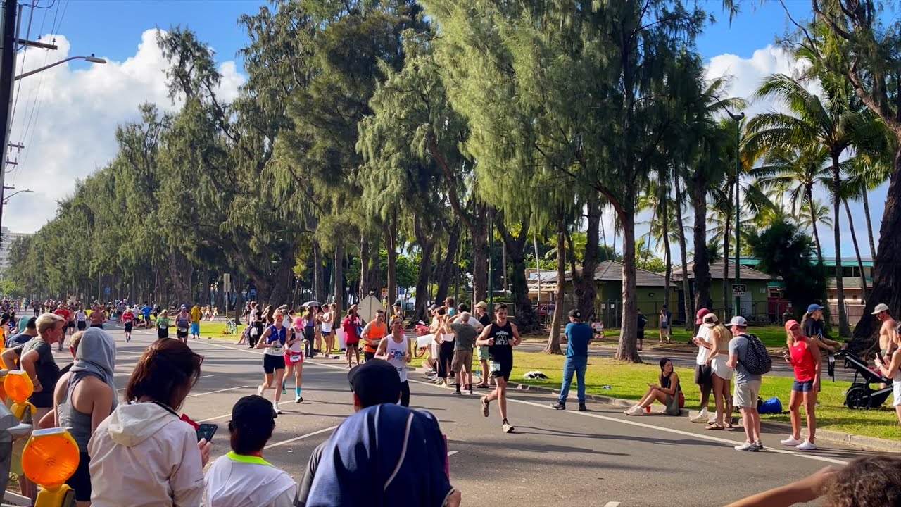 2024 Honolulu Marathon live recording，huge crowds and picturesque