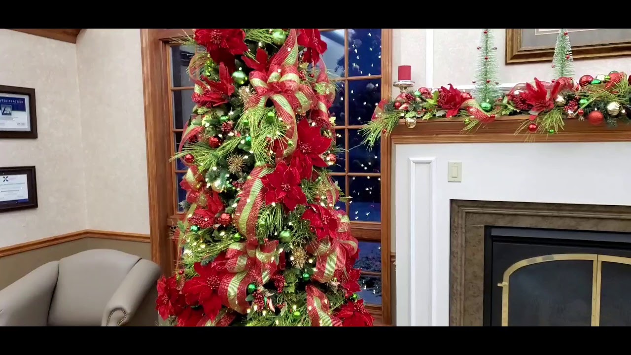 2020 Christmas theme: A Holly Jolly LiME Green  POiNSETTiA festival!