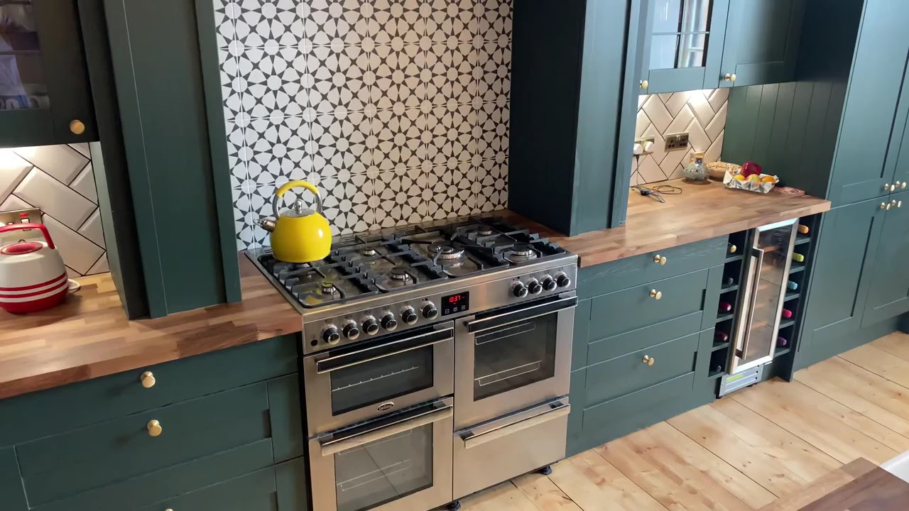 Green Shaker Style Kitchen - Glasgow’s West End