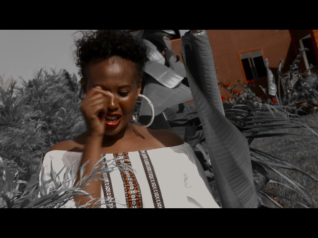 Rukundo Ekazahi Official Video by  Lady Dianah class=