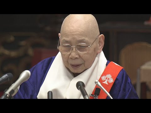 Zenkoji Daihongan's head priest, Seigyoku Takatsukasa (95