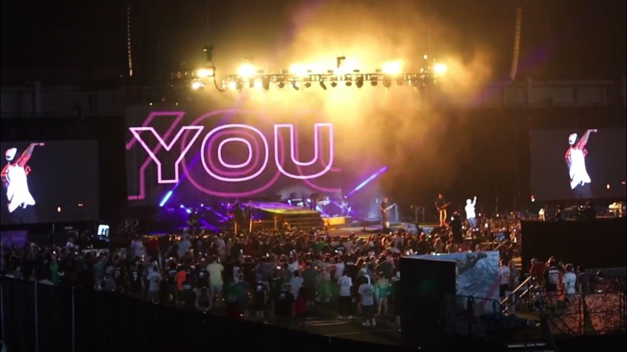 Kane Brown "Crank That" + "Hot Girl Bummer" at the 2022 Tatman Tailgate