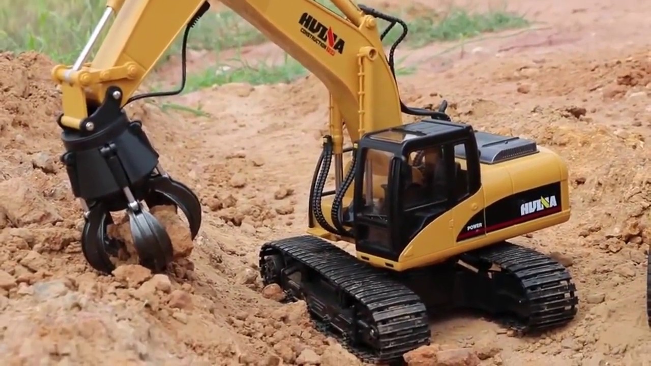 HUINA 1571 Экскаватор с захватом манипулятором.